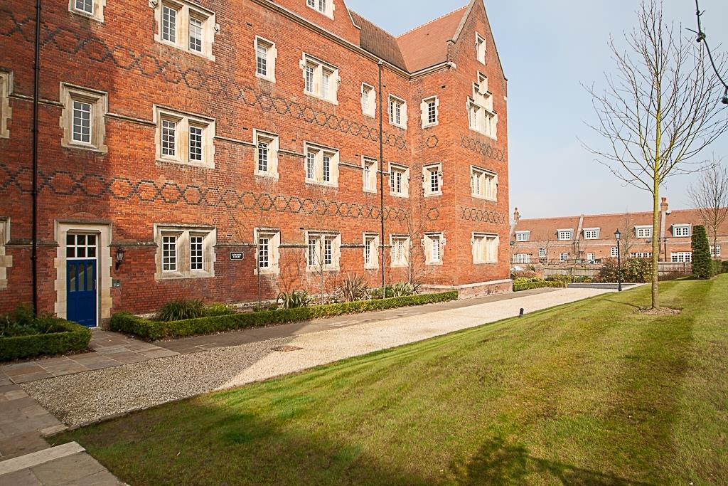 The Galleries, Brentwood Keith Ashton